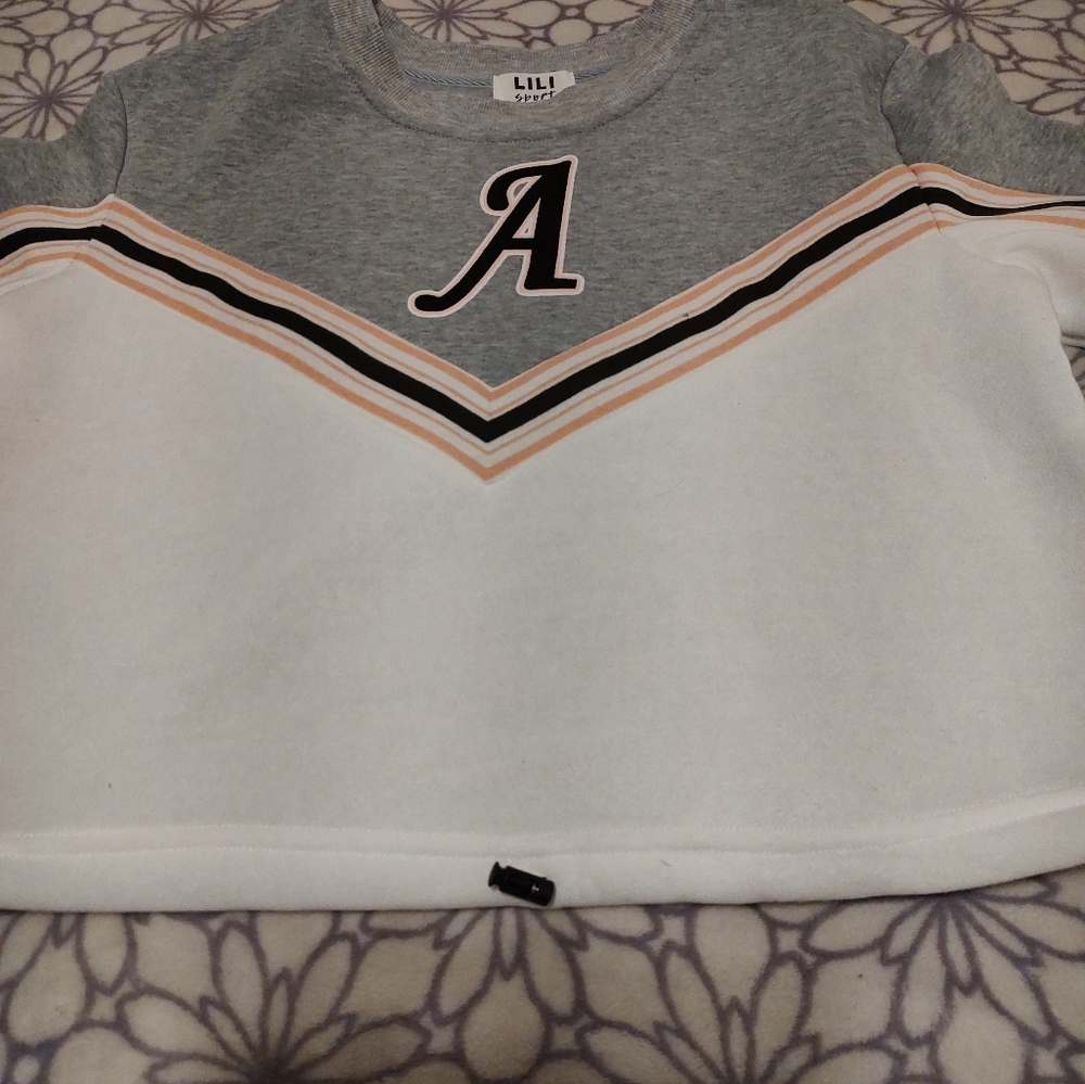 Crewneck - Picture 3 of 5